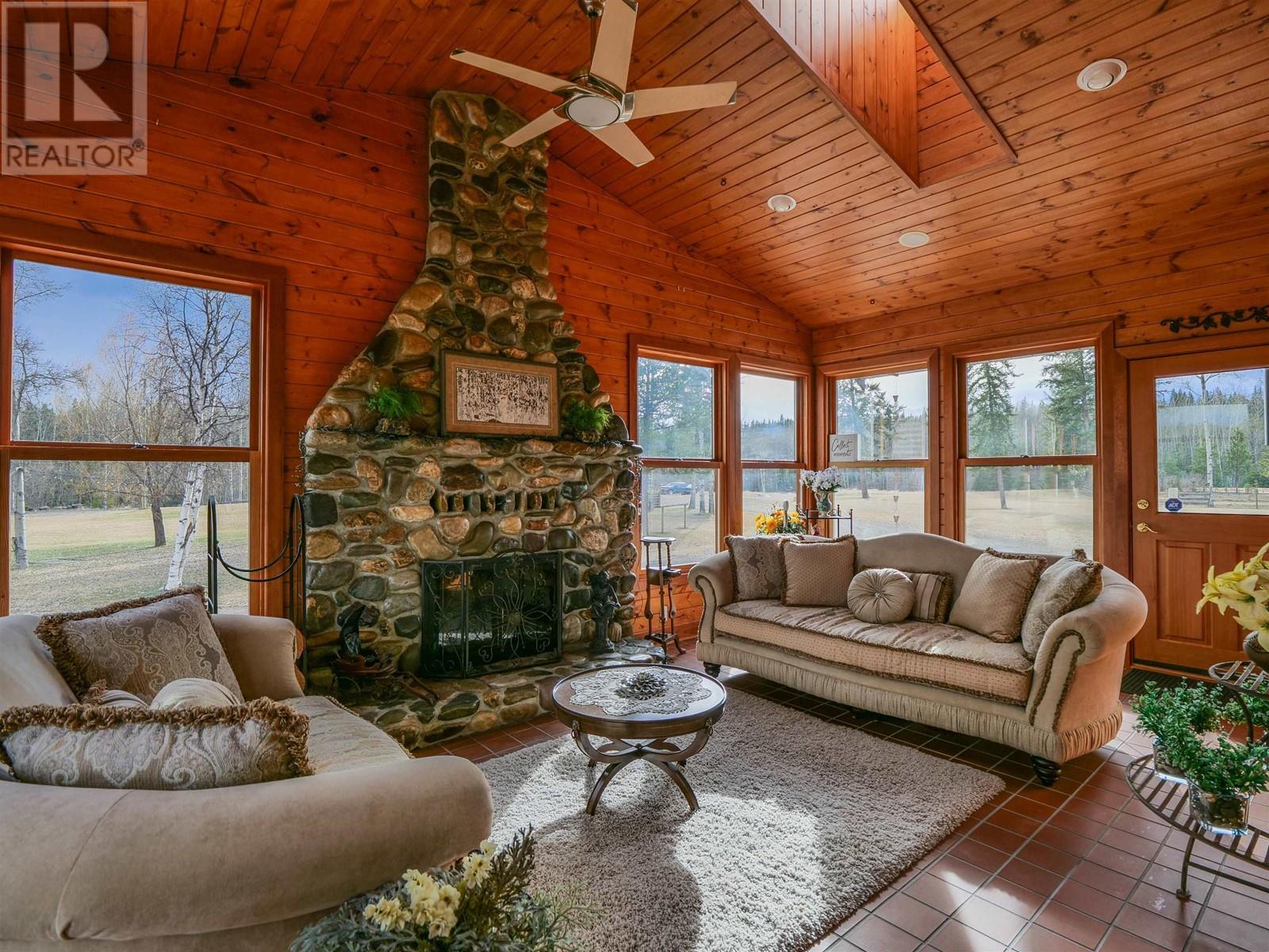 












2760 ERNST ROAD

,
Quesnel,




British Columbia
V2J6H6


