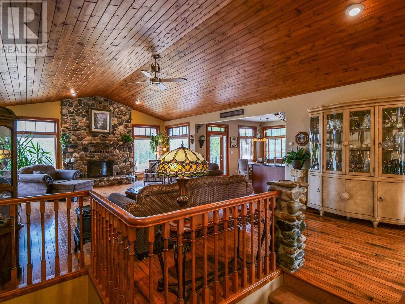 












2760 ERNST ROAD

,
Quesnel,




British Columbia
V2J6H6

