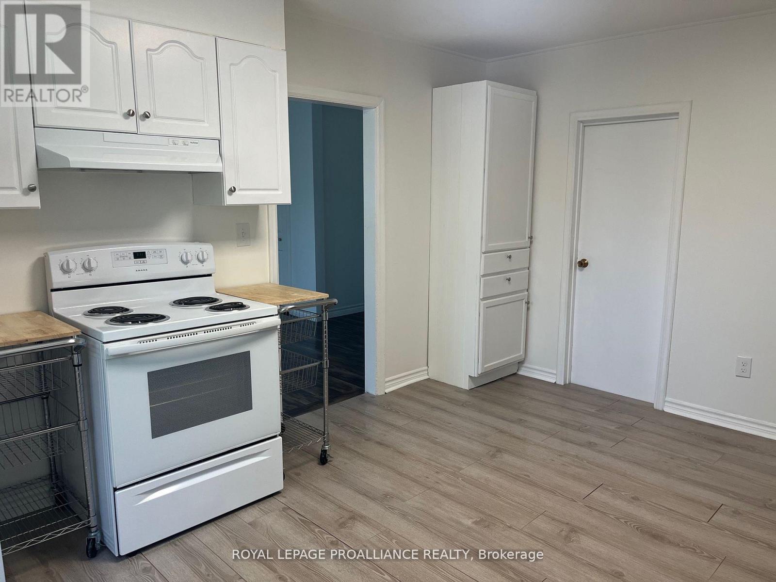 












90-92 CAVAN STREET

,
Port Hope,




Ontario
L1A3B7

