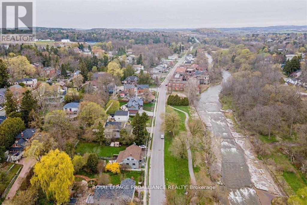 












90-92 CAVAN STREET

,
Port Hope,




Ontario
L1A3B7

