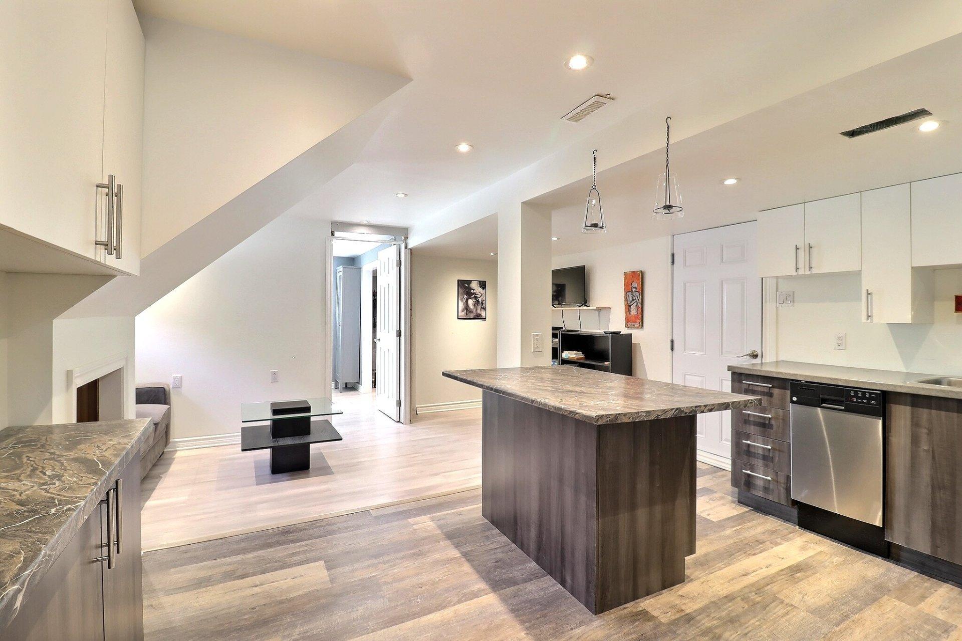 









90


Rue Chalmers

,
Longueuil (Greenfield Park),




QC
J4V3A5

