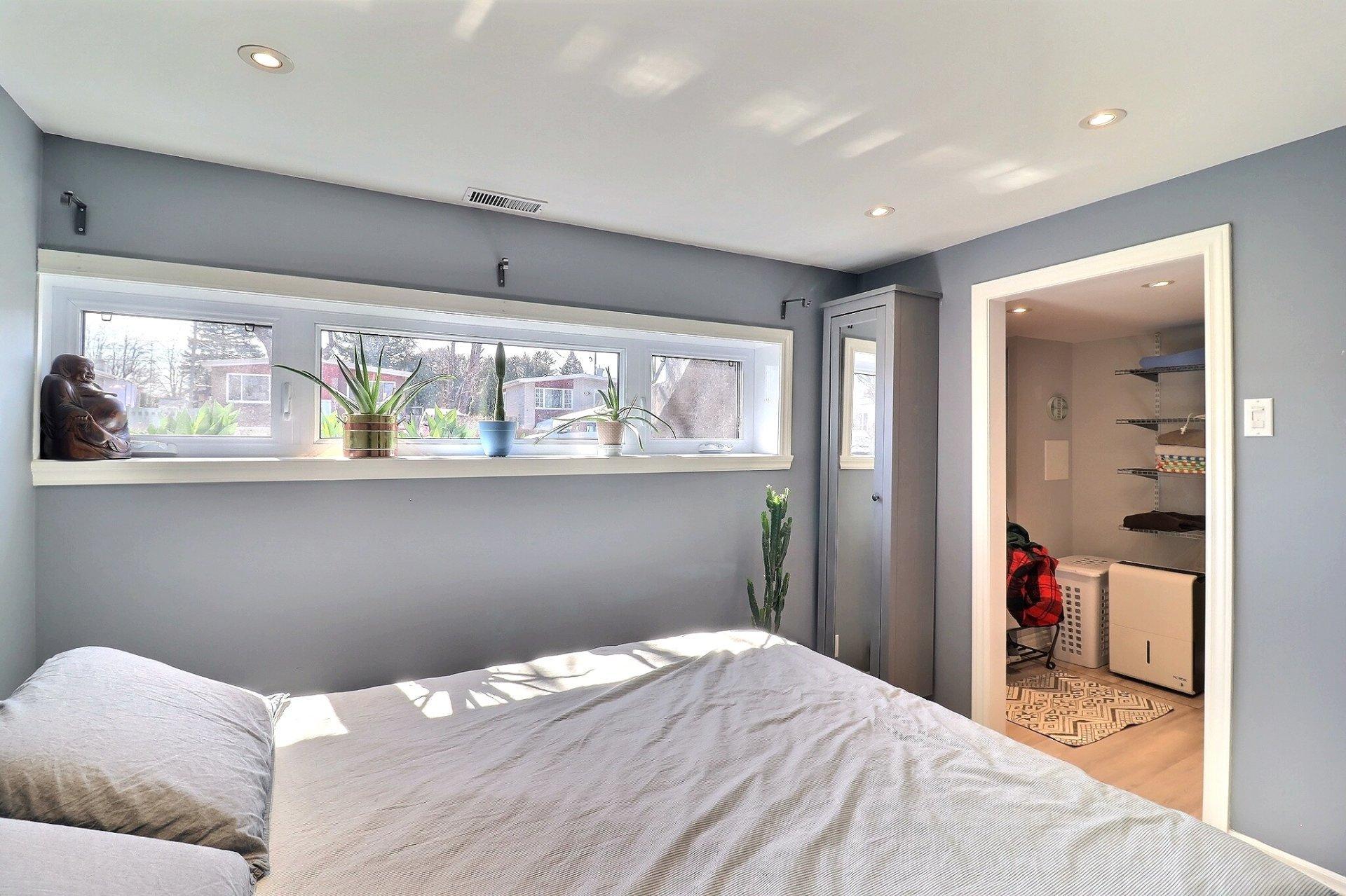 









90


Rue Chalmers

,
Longueuil (Greenfield Park),




QC
J4V3A5

