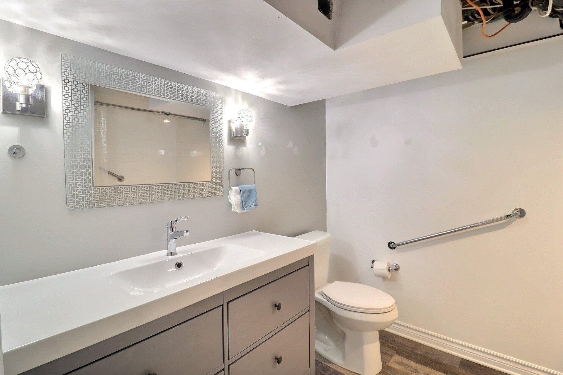 









90


Rue Chalmers

,
Longueuil (Greenfield Park),




QC
J4V3A5

