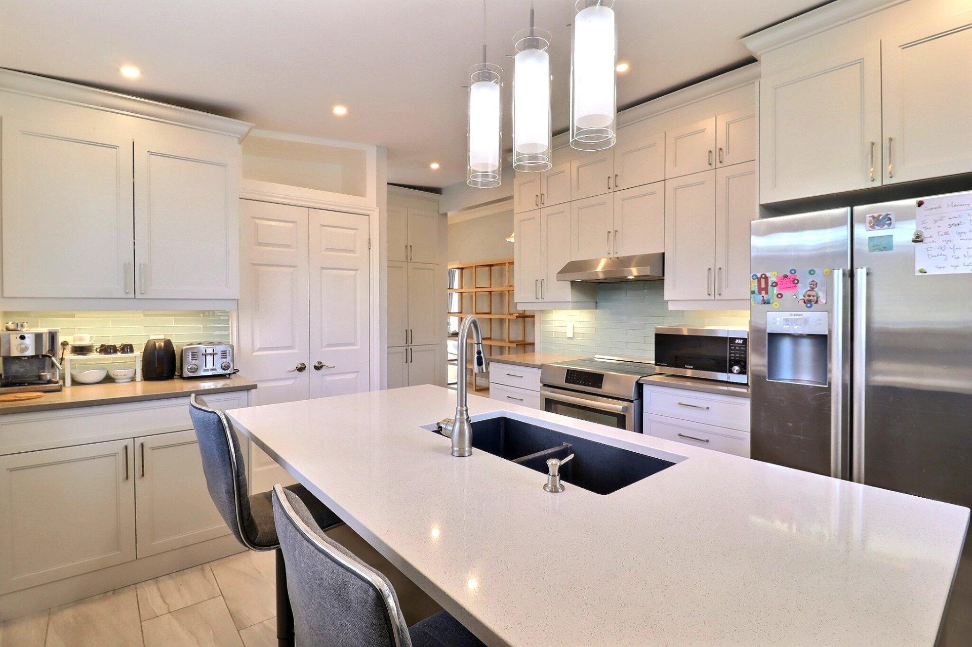 









90


Rue Chalmers

,
Longueuil (Greenfield Park),




QC
J4V3A5

