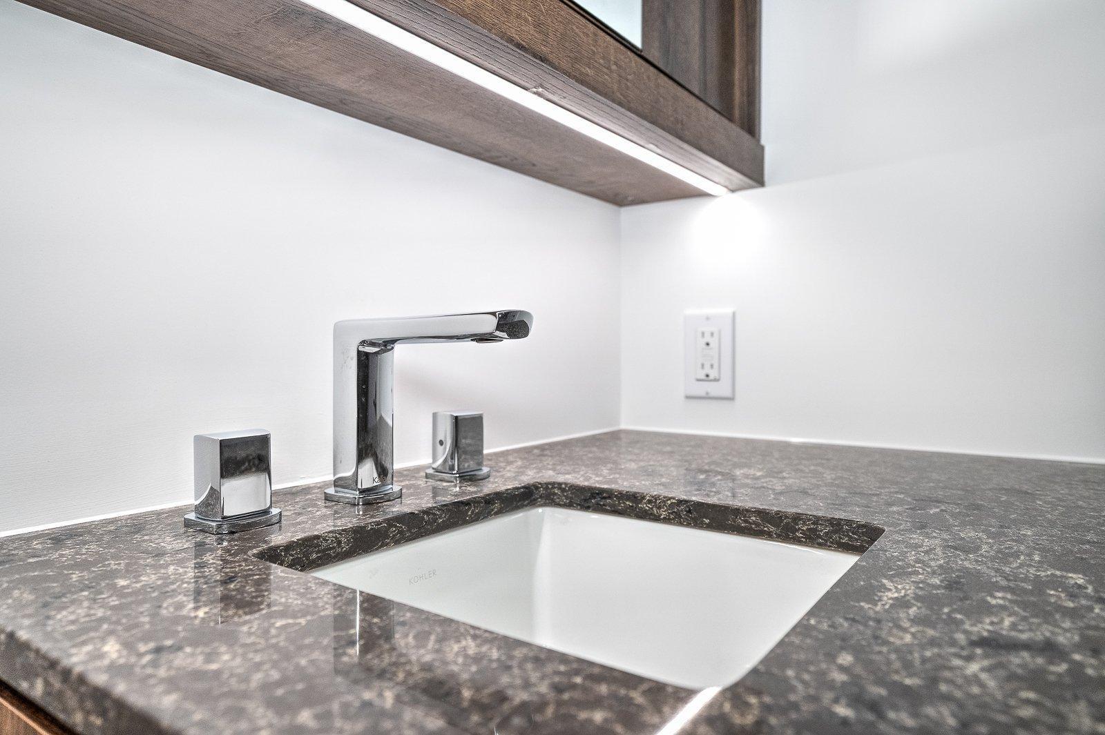 









170


Rue Rioux

, 516,
Montréal (Le Sud-Ouest),




QC
H3C0X3

