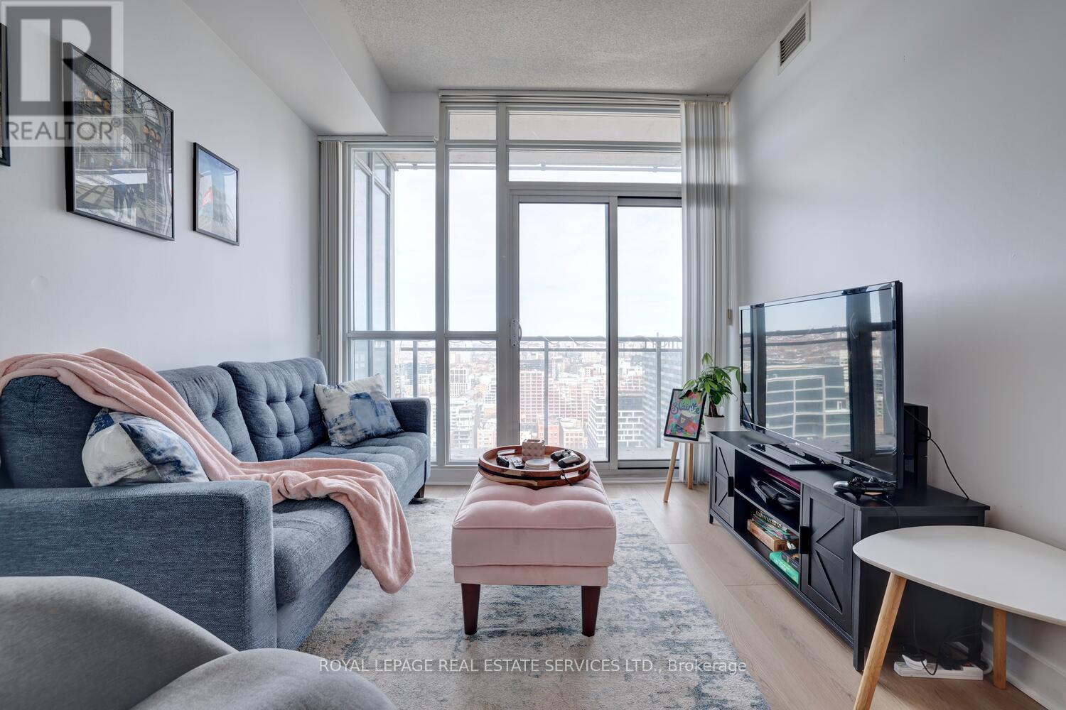 












3515 - 15 ICEBOAT TERRACE

,
Toronto,




Ontario
M5V4A5

