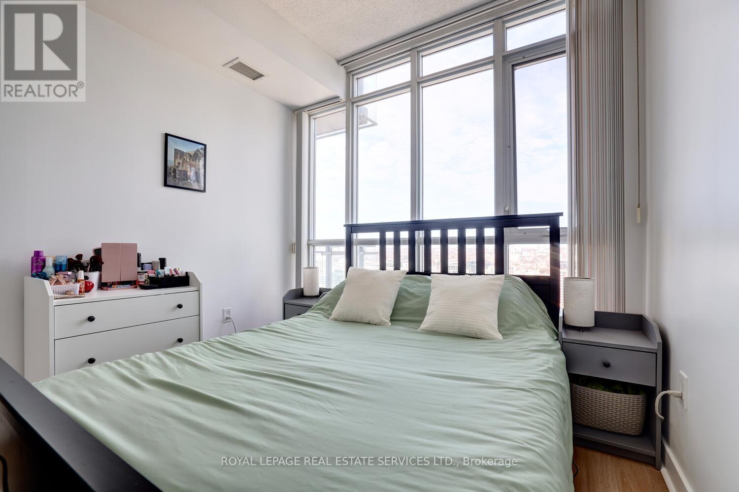 












3515 - 15 ICEBOAT TERRACE

,
Toronto,




Ontario
M5V4A5

