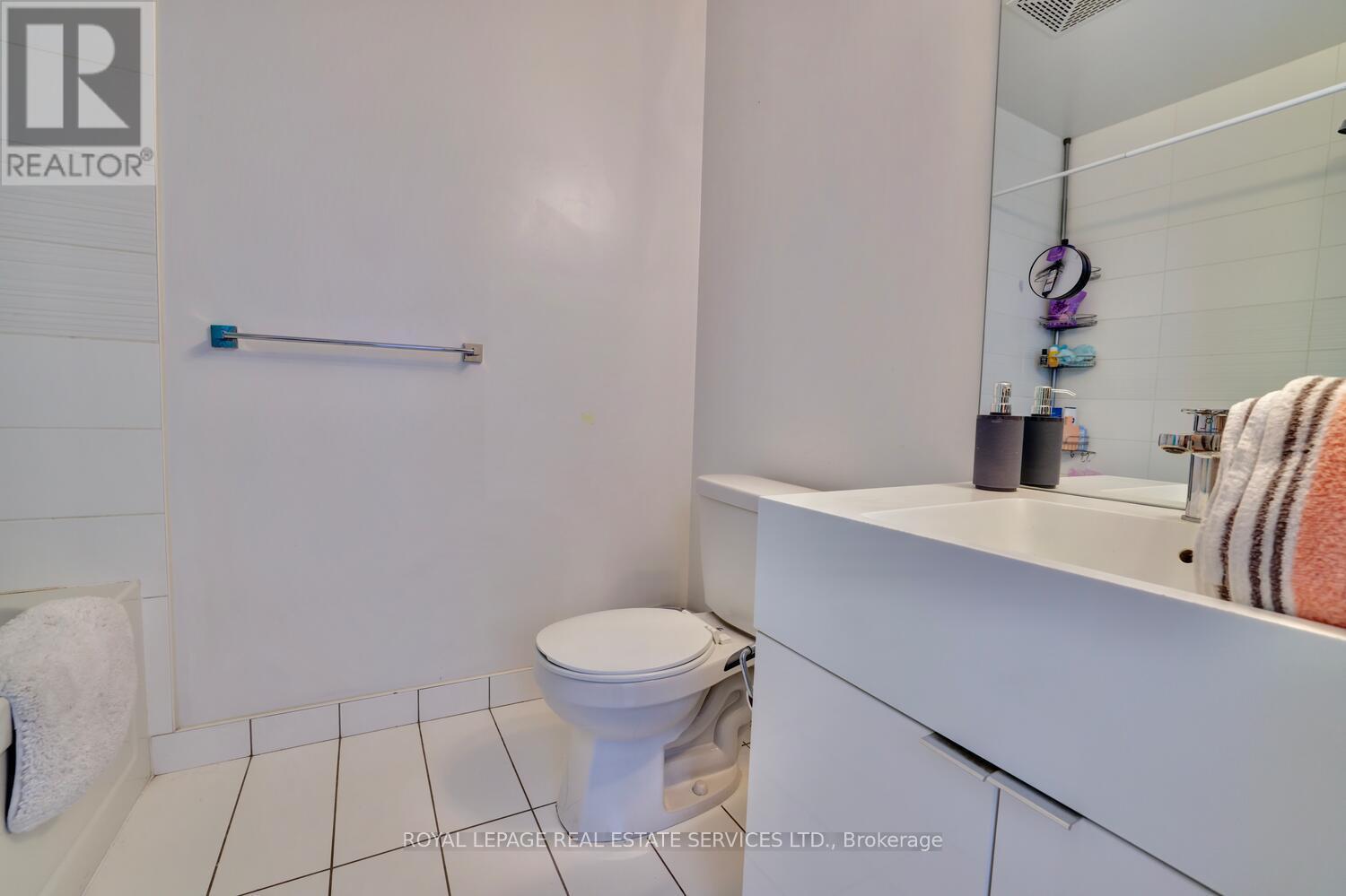 












3515 - 15 ICEBOAT TERRACE

,
Toronto,




Ontario
M5V4A5

