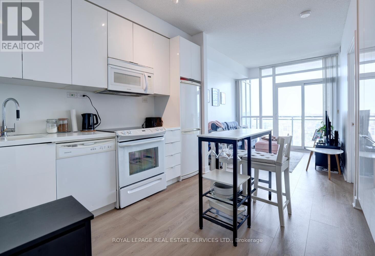 












3515 - 15 ICEBOAT TERRACE

,
Toronto,




Ontario
M5V4A5

