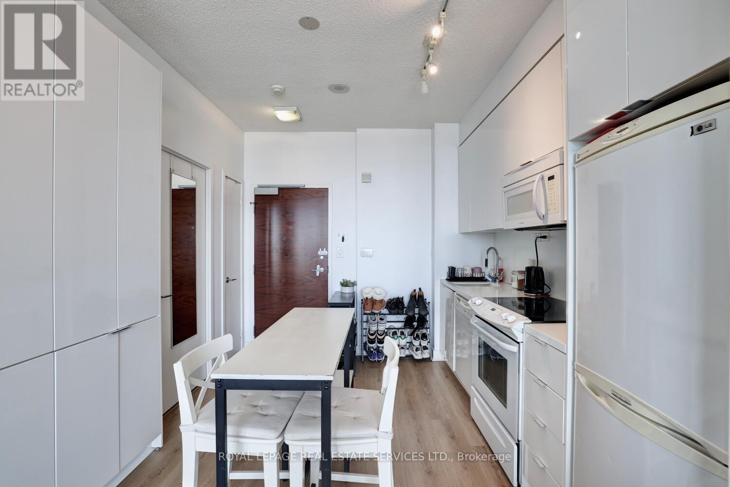 












3515 - 15 ICEBOAT TERRACE

,
Toronto,




Ontario
M5V4A5

