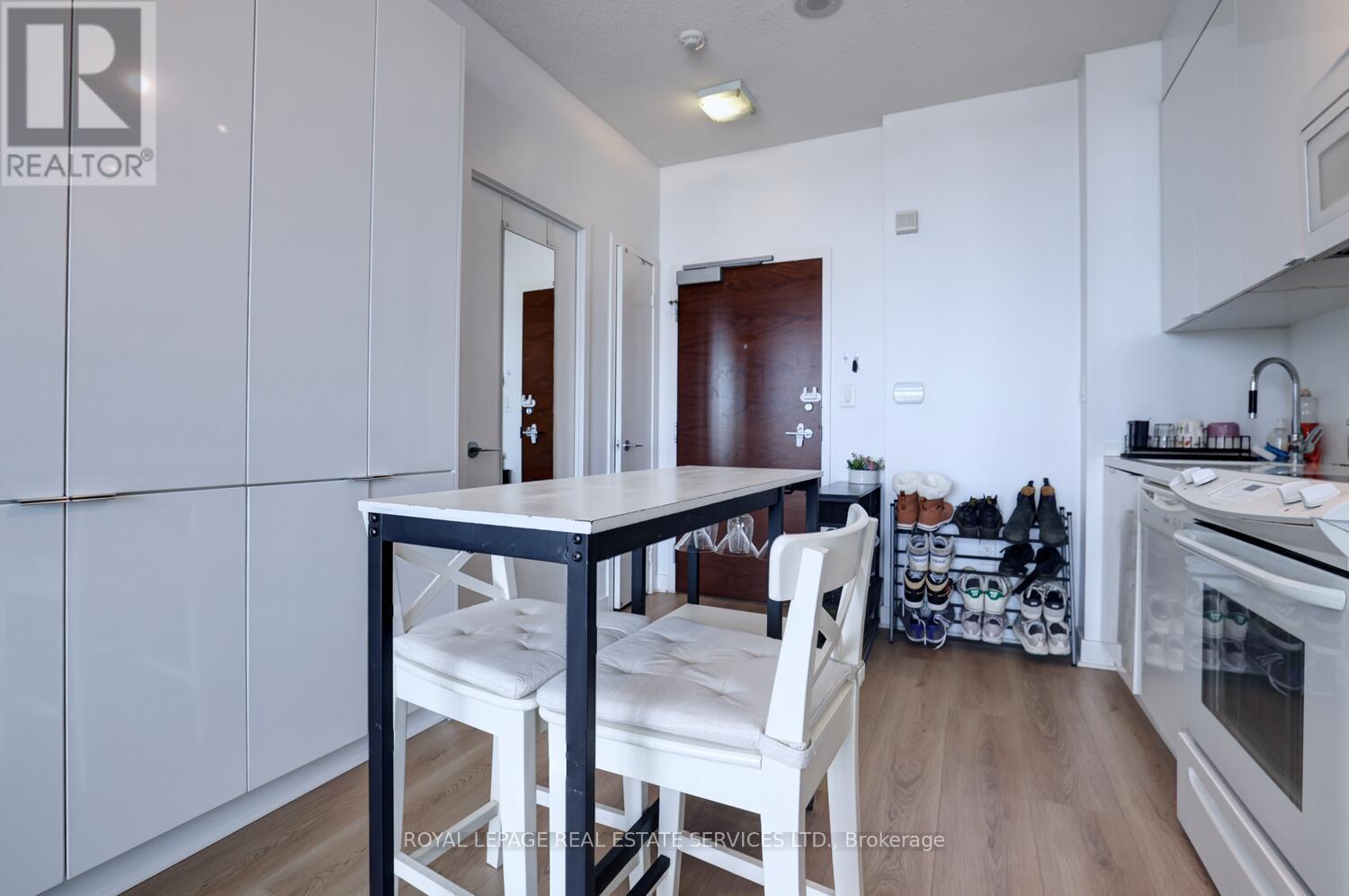 












3515 - 15 ICEBOAT TERRACE

,
Toronto,




Ontario
M5V4A5

