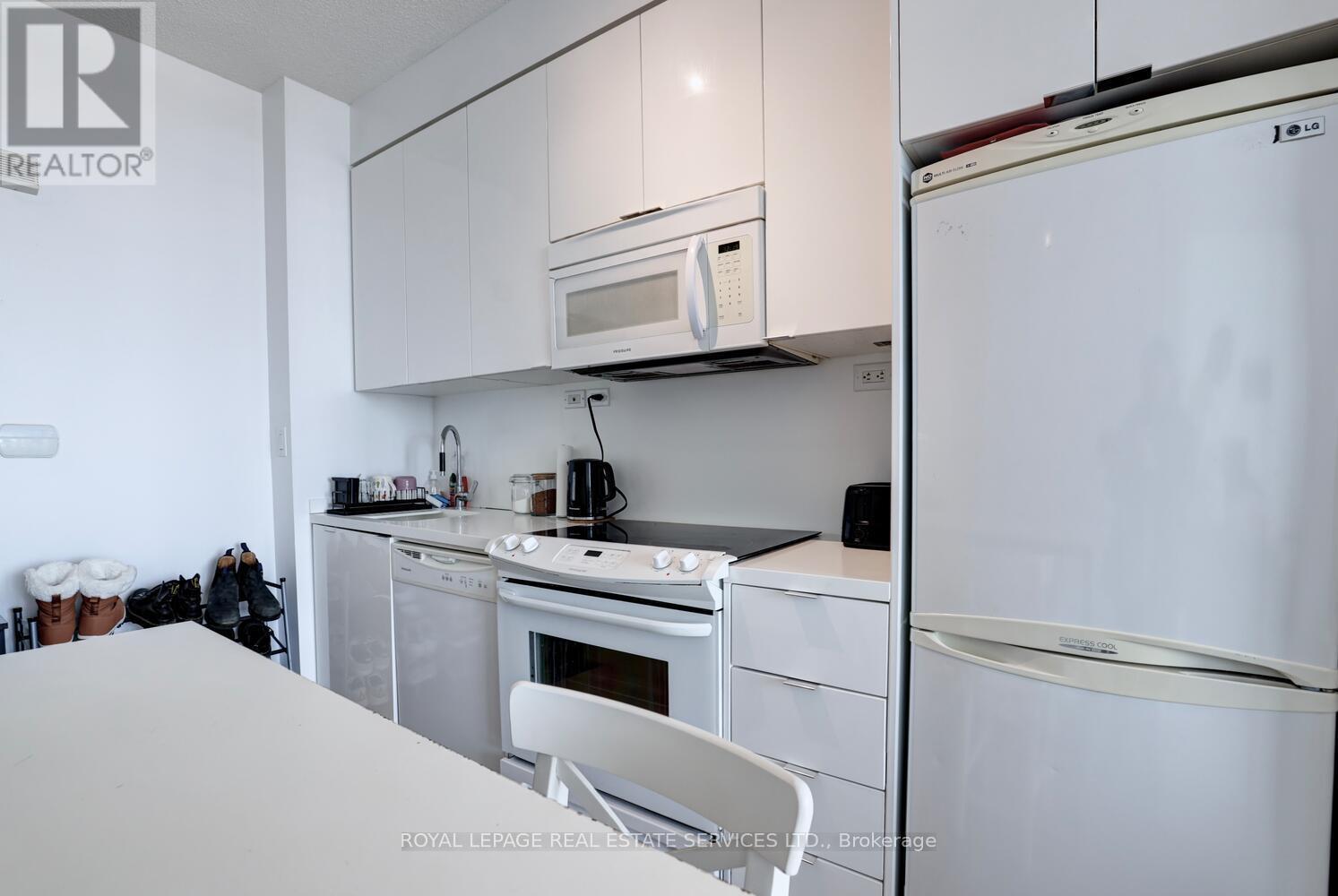 












3515 - 15 ICEBOAT TERRACE

,
Toronto,




Ontario
M5V4A5

