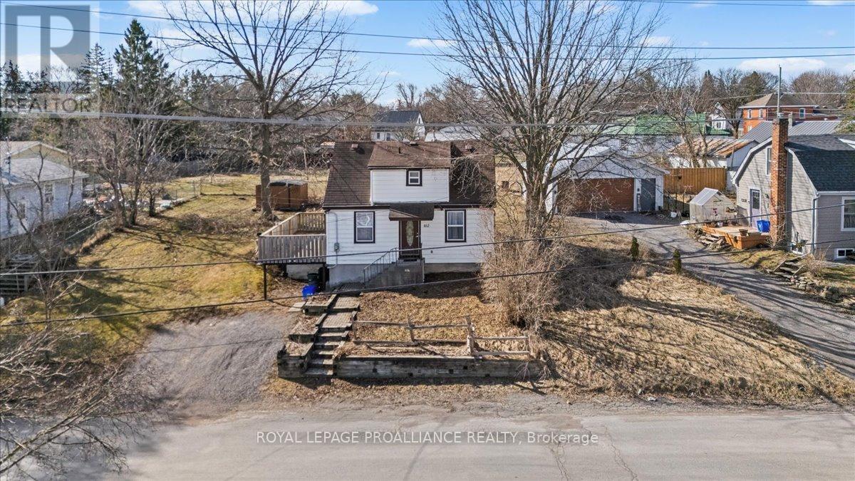 












102 WALLBRIDGE CRESCENT

,
Belleville (Belleville Ward),




Ontario
K8P1Z4

