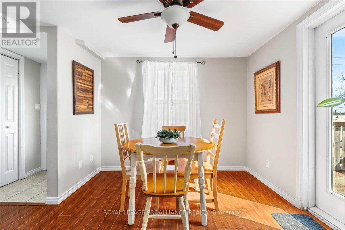 












102 WALLBRIDGE CRESCENT

,
Belleville (Belleville Ward),




Ontario
K8P1Z4

