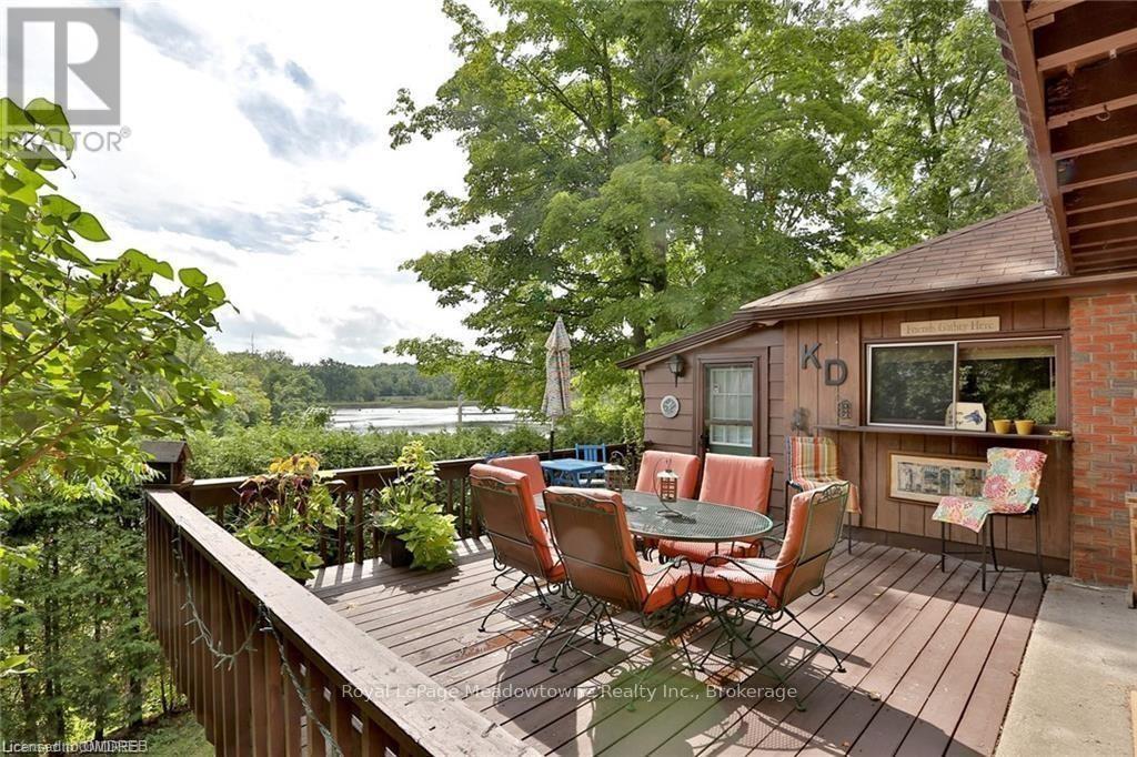 












225/269 CAMPBELL AVENUE E

,
Milton (Campbellville),







Ontario
L0P1B0

