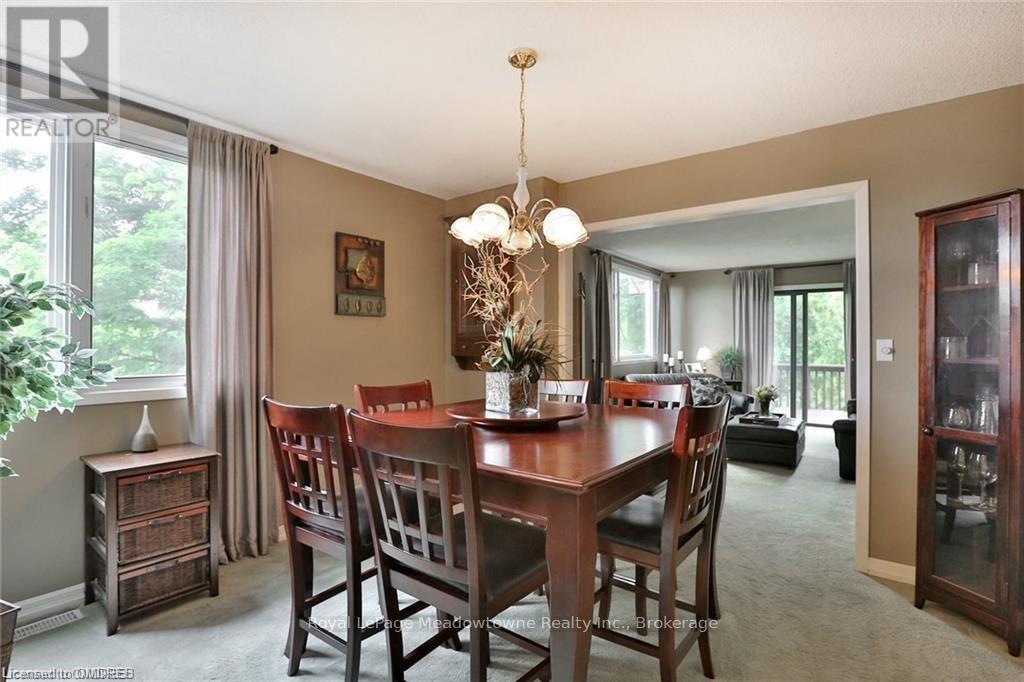 












225/269 CAMPBELL AVENUE E

,
Milton (Campbellville),







Ontario
L0P1B0

