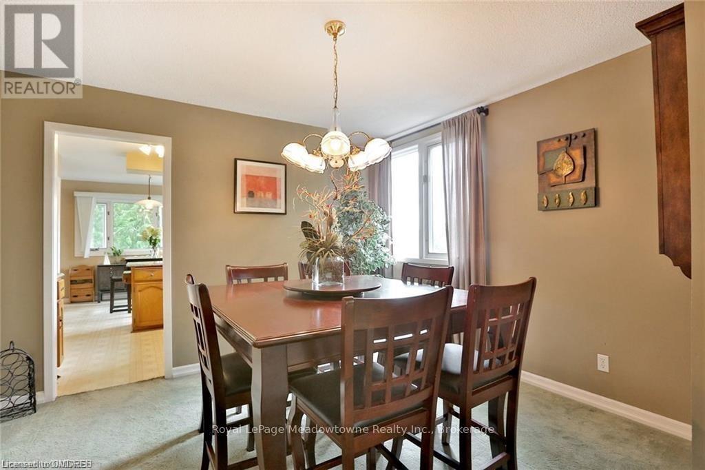 












225/269 CAMPBELL AVENUE E

,
Milton (Campbellville),







Ontario
L0P1B0

