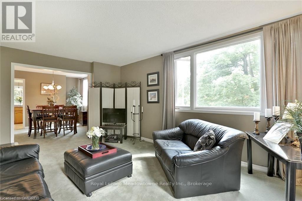 












225/269 CAMPBELL AVENUE E

,
Milton (Campbellville),







Ontario
L0P1B0

