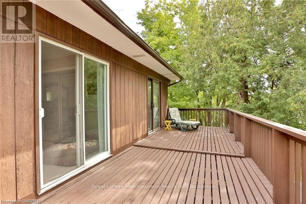 












225/269 CAMPBELL AVENUE E

,
Milton (Campbellville),







Ontario
L0P1B0

