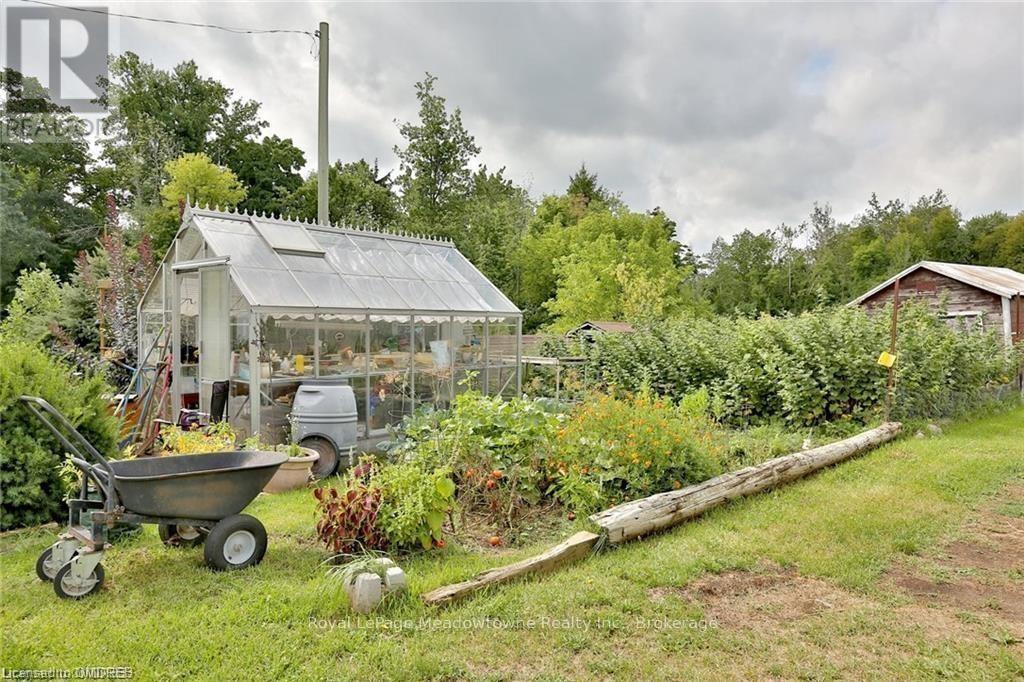 












225/269 CAMPBELL AVENUE E

,
Milton (Campbellville),







Ontario
L0P1B0

