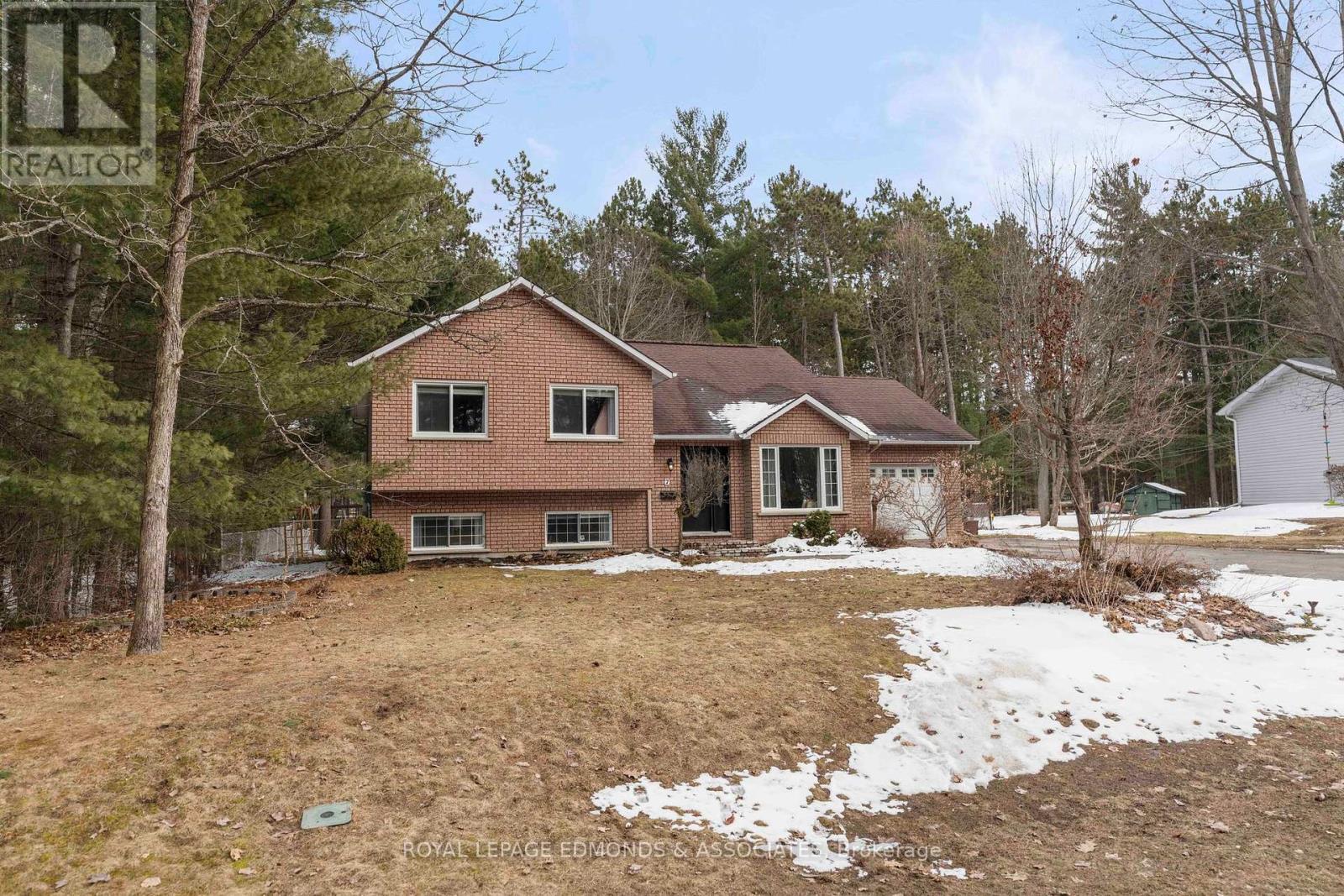 












7 BLUEJAY WAY

,
Petawawa,




Ontario
K8H3N9

