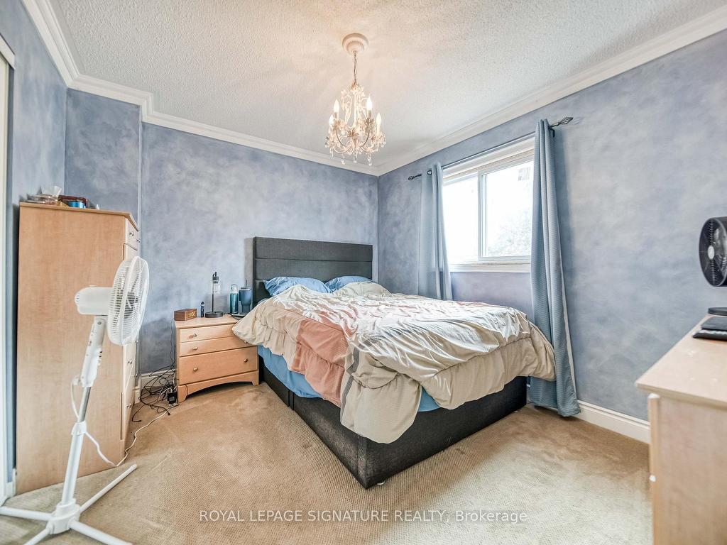 









3206


Forrestdale

Circle,
Mississauga,




ON
L5N 6V4

