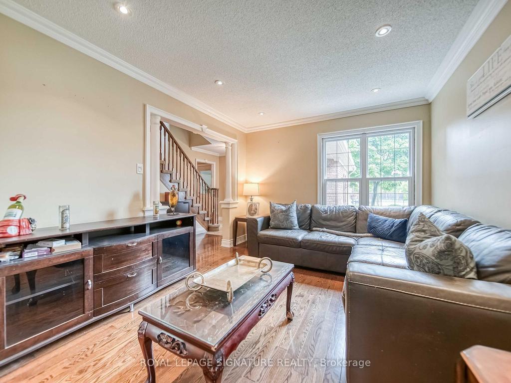 









3206


Forrestdale

Circle,
Mississauga,




ON
L5N 6V4

