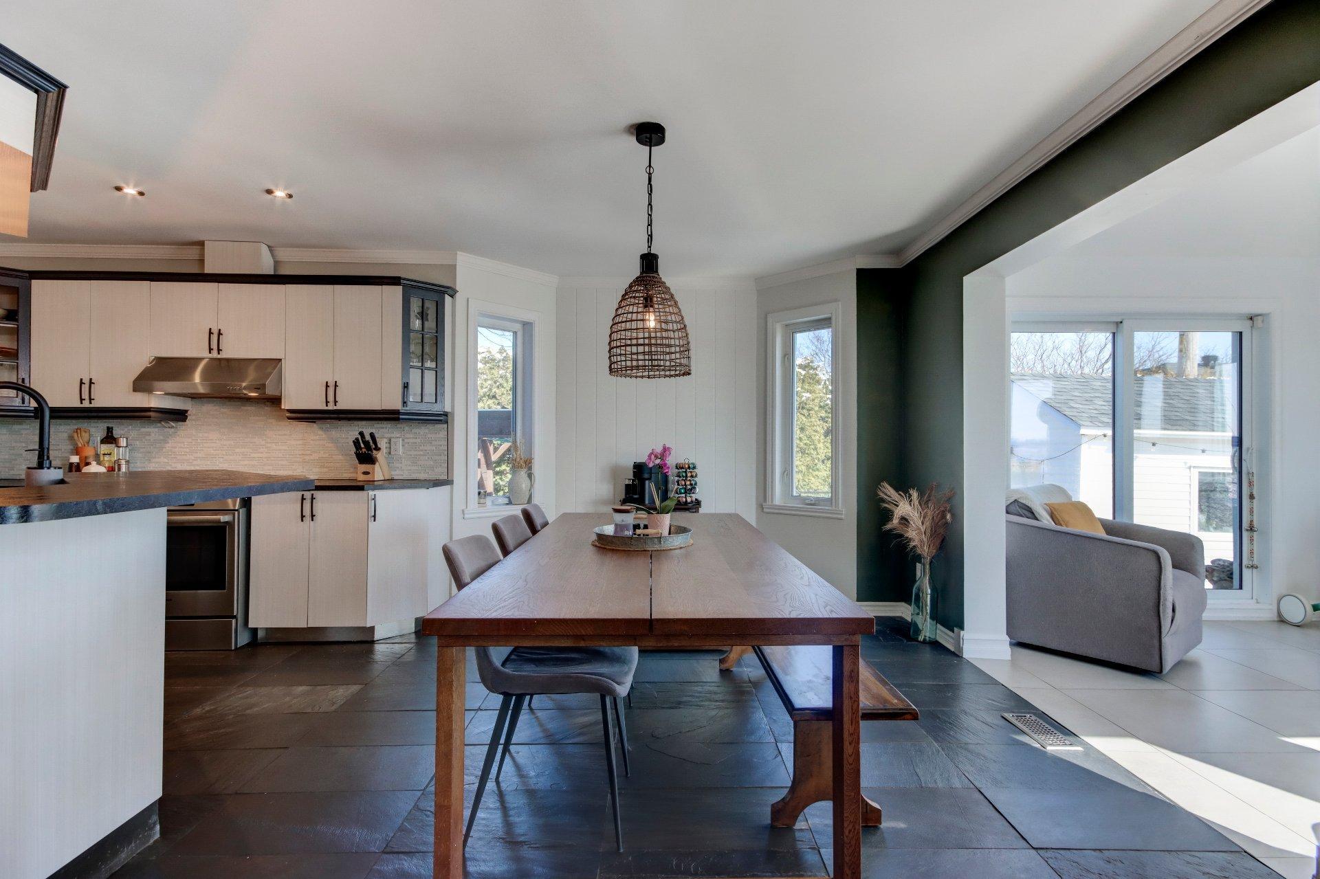 









3


Rue Cusson

,
Saint-Mathias-sur-Richelieu,




QC
J3L6Z3

