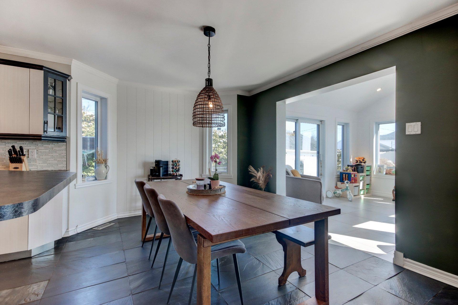 









3


Rue Cusson

,
Saint-Mathias-sur-Richelieu,




QC
J3L6Z3


