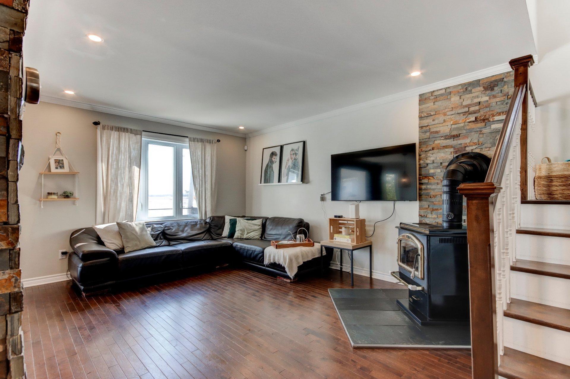 









3


Rue Cusson

,
Saint-Mathias-sur-Richelieu,




QC
J3L6Z3

