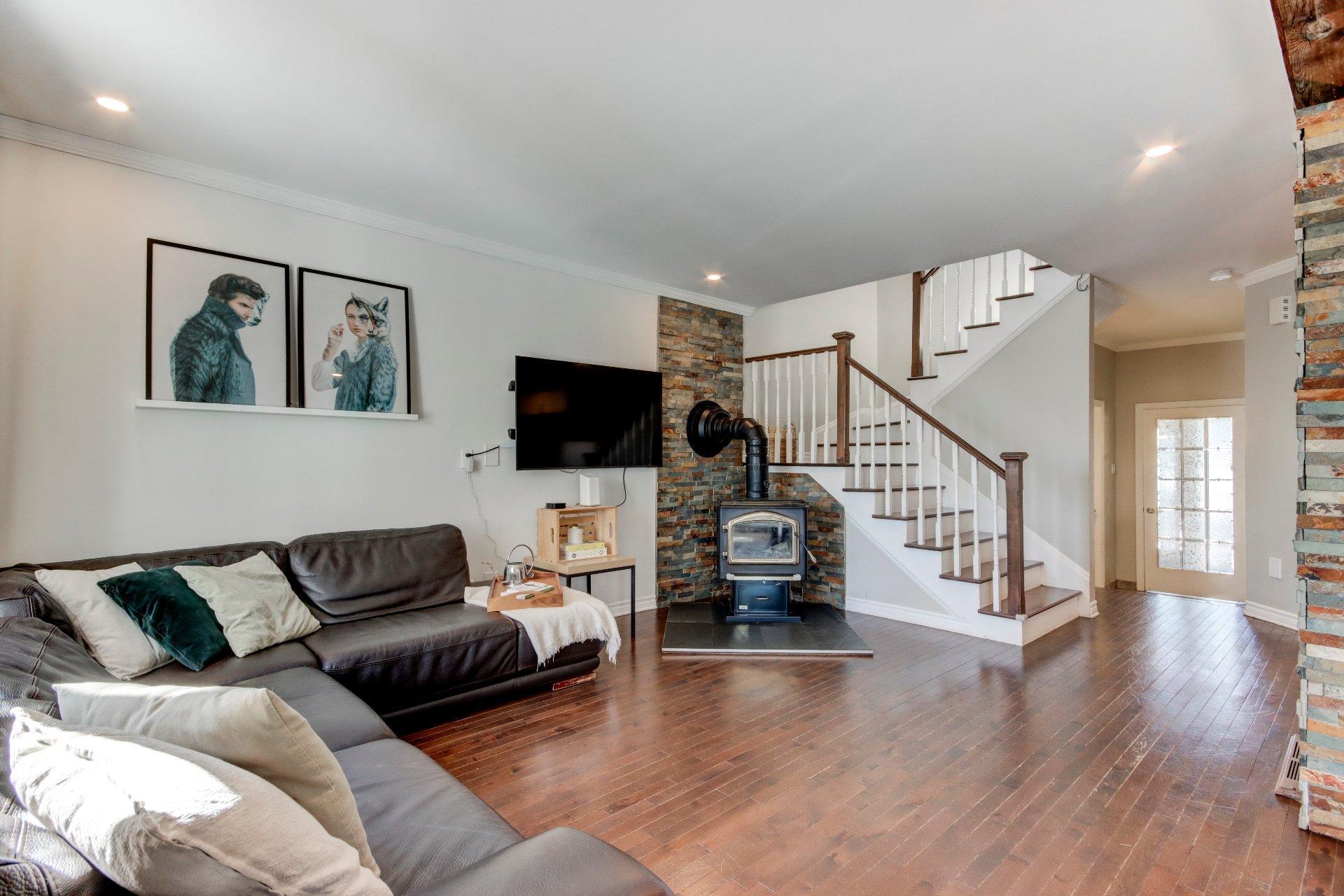 









3


Rue Cusson

,
Saint-Mathias-sur-Richelieu,




QC
J3L6Z3

