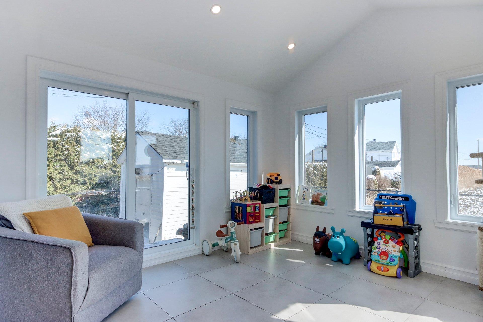 









3


Rue Cusson

,
Saint-Mathias-sur-Richelieu,




QC
J3L6Z3


