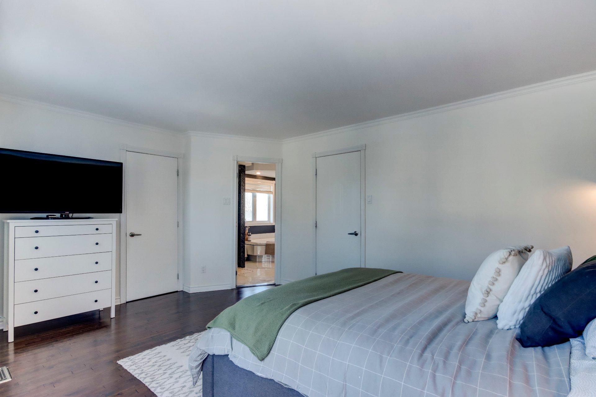 









3


Rue Cusson

,
Saint-Mathias-sur-Richelieu,




QC
J3L6Z3

