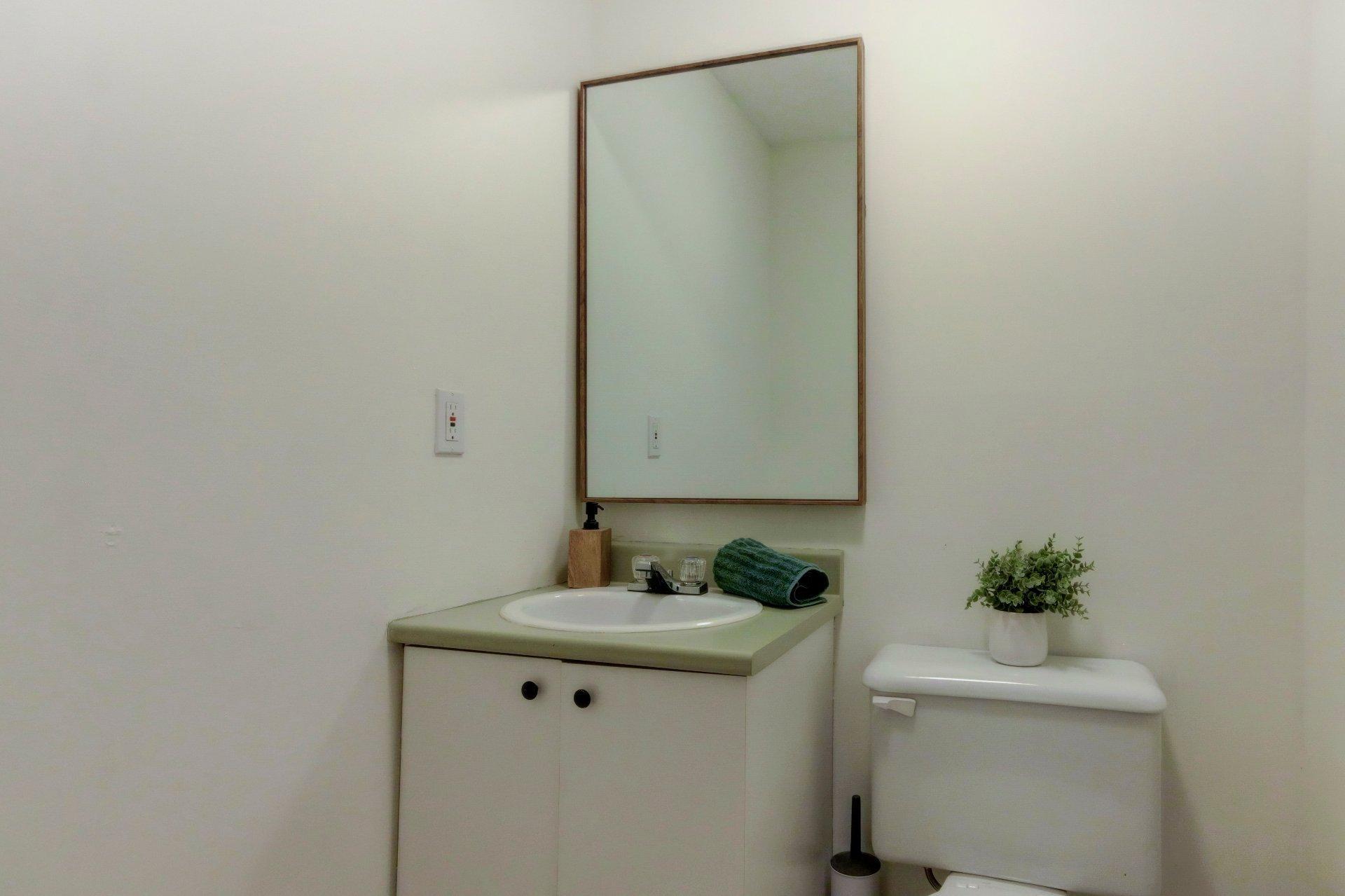 









3


Rue Cusson

,
Saint-Mathias-sur-Richelieu,




QC
J3L6Z3

