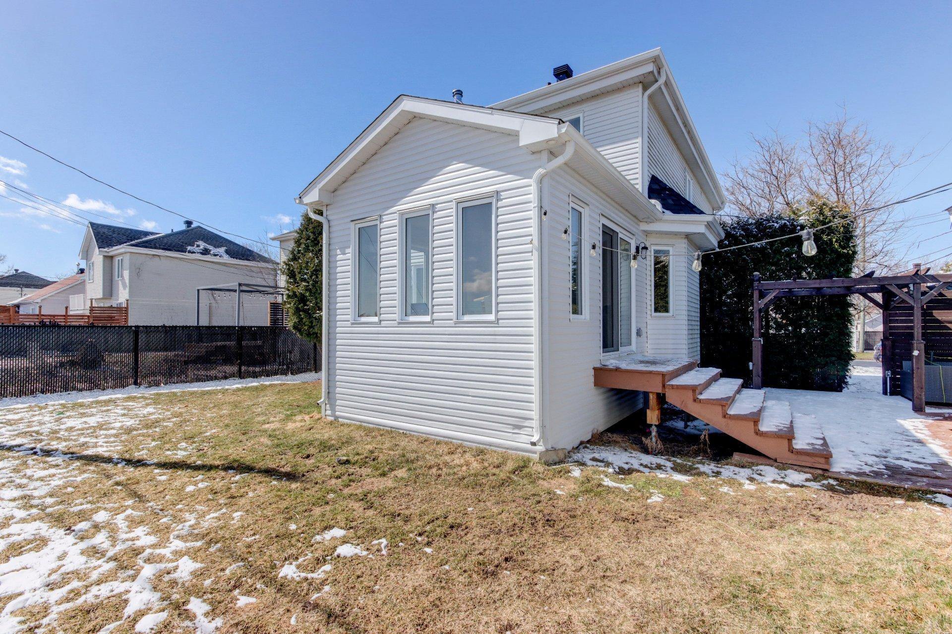 









3


Rue Cusson

,
Saint-Mathias-sur-Richelieu,




QC
J3L6Z3


