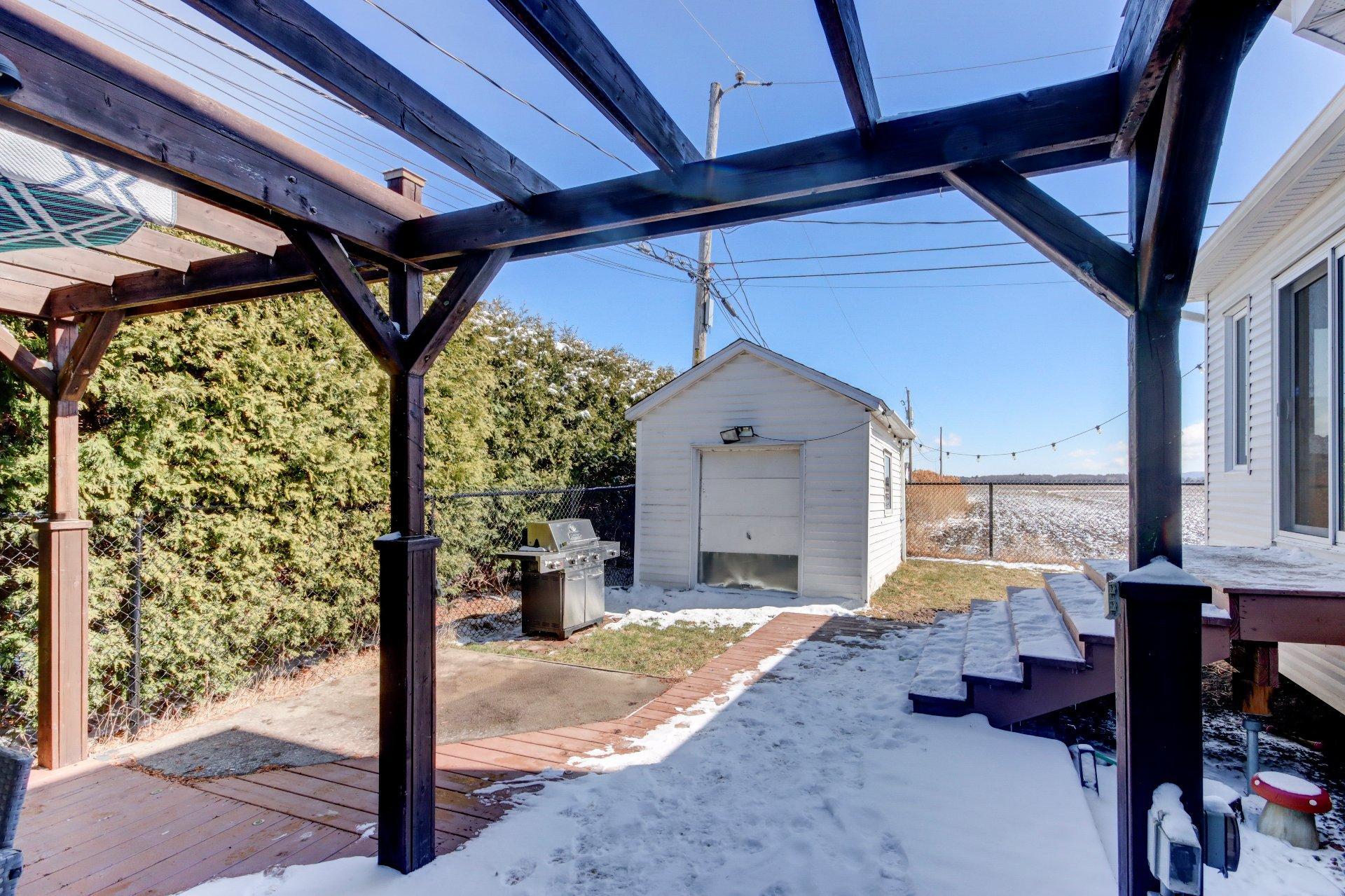 









3


Rue Cusson

,
Saint-Mathias-sur-Richelieu,




QC
J3L6Z3

