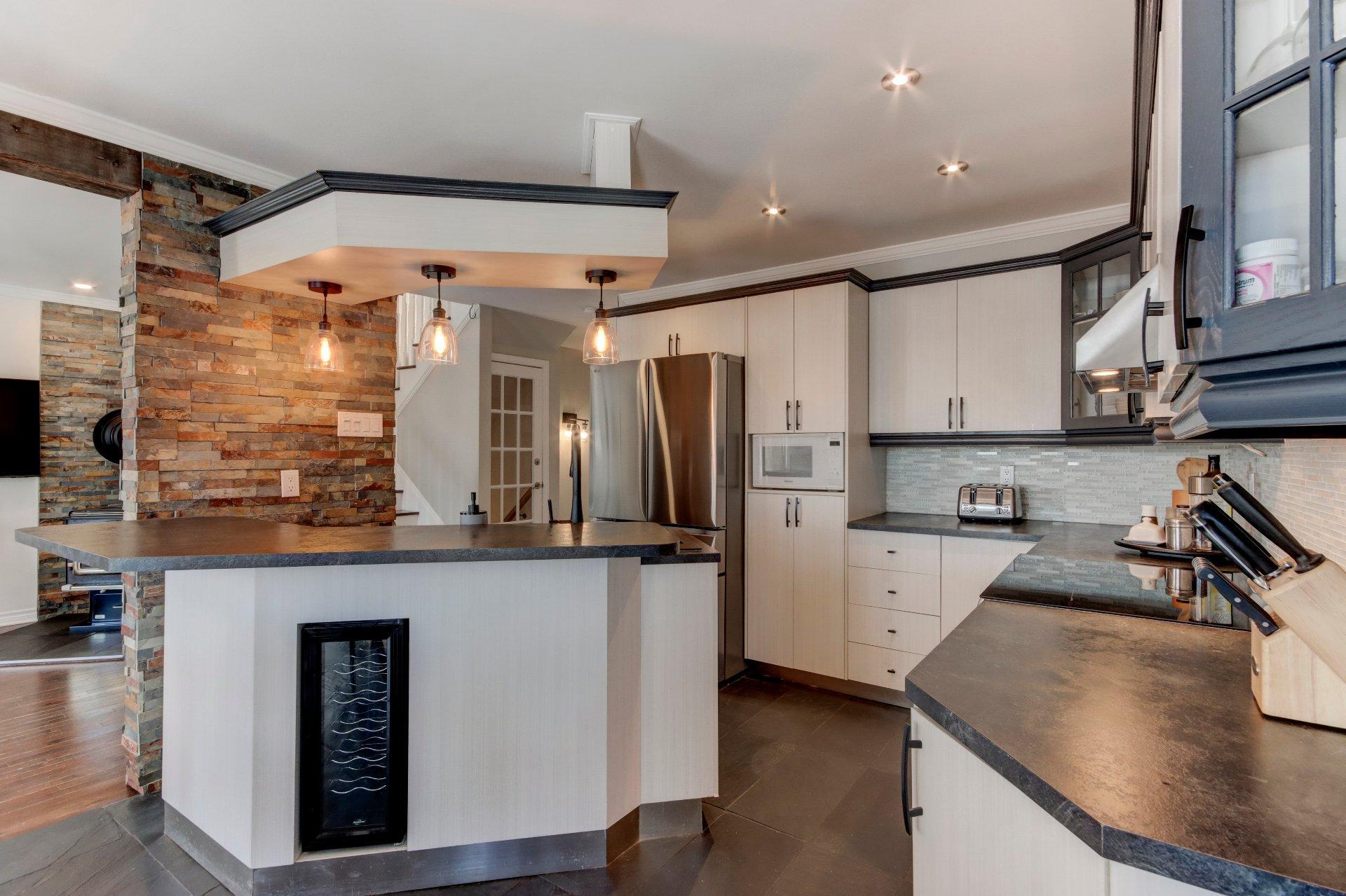 









3


Rue Cusson

,
Saint-Mathias-sur-Richelieu,




QC
J3L6Z3

