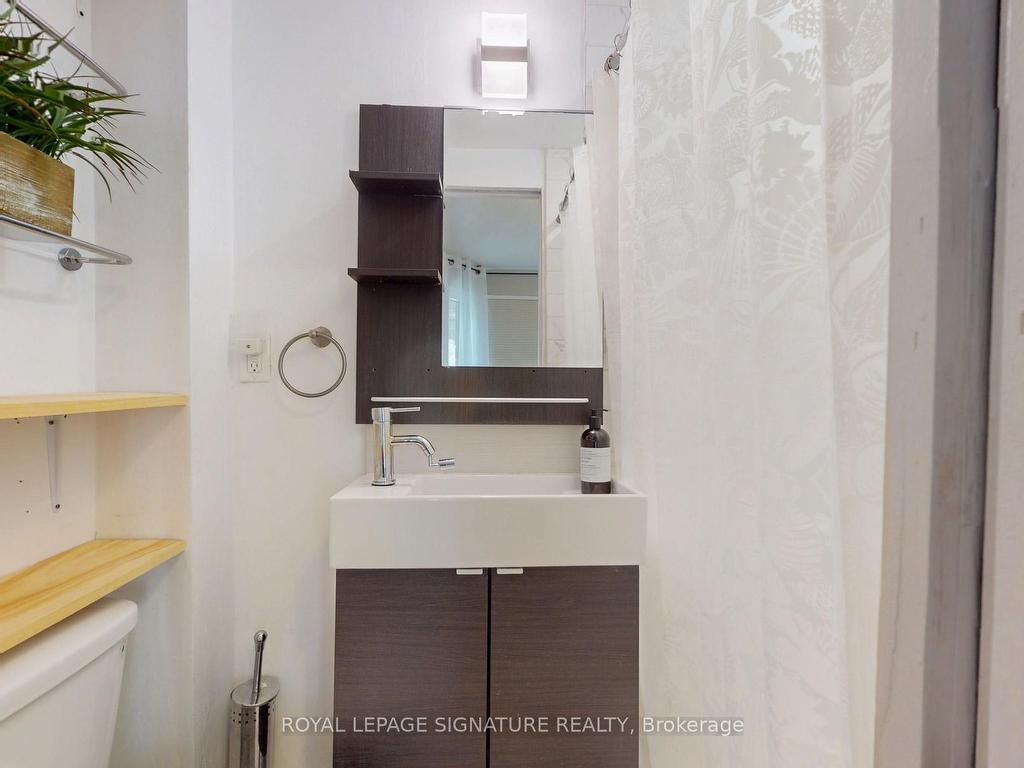 









259


Claremont

Street,
Toronto,




ON
M6J 2N1

