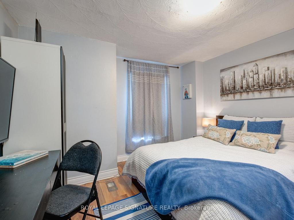 









259


Claremont

Street,
Toronto,




ON
M6J 2N1

