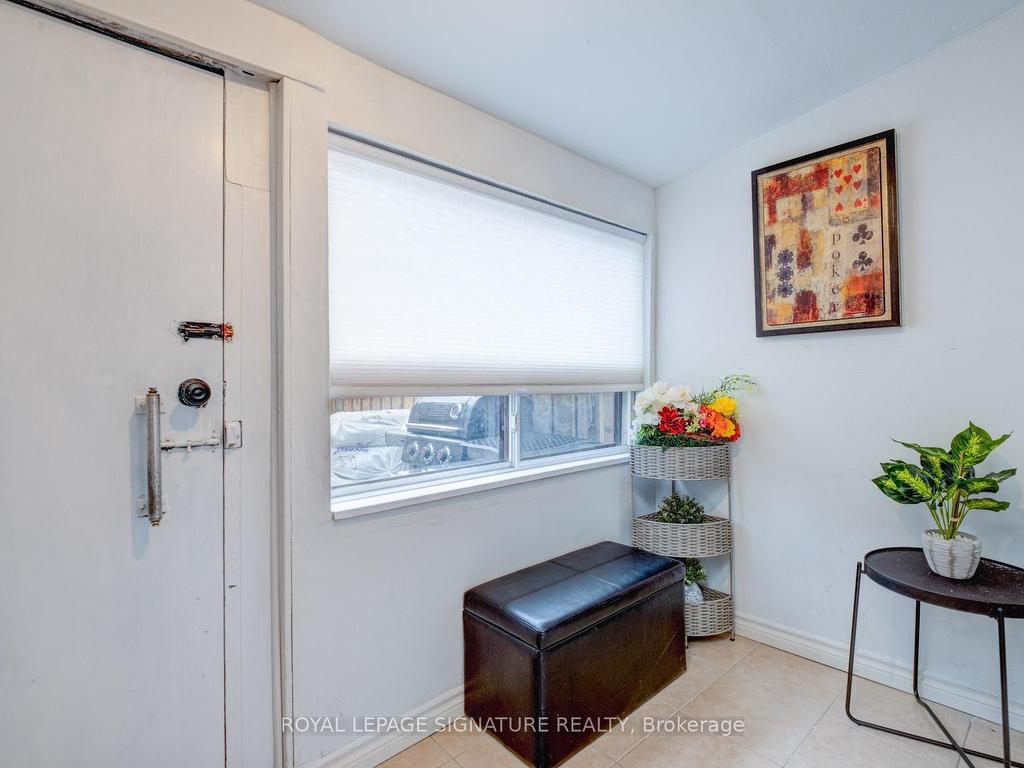 









259


Claremont

Street,
Toronto,




ON
M6J 2N1

