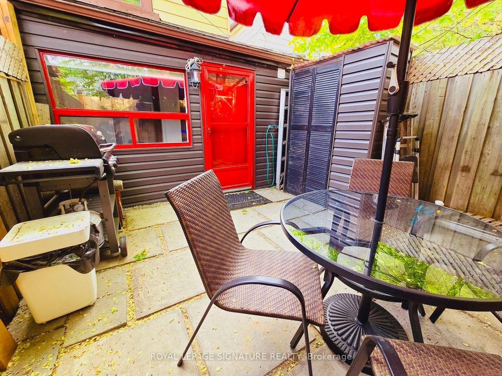 









259


Claremont

Street,
Toronto,




ON
M6J 2N1

