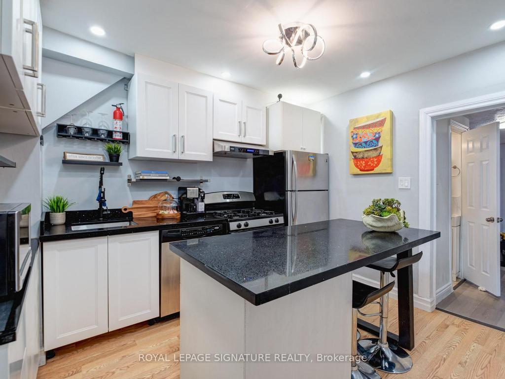 









259


Claremont

Street,
Toronto,




ON
M6J 2N1

