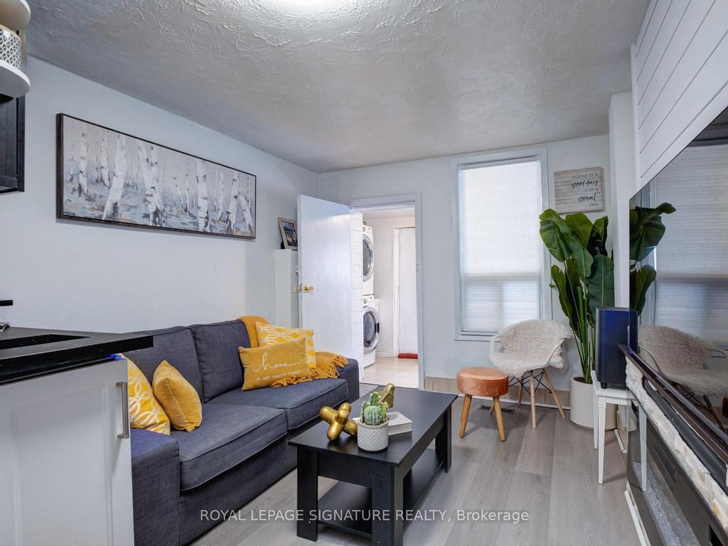 









259


Claremont

Street,
Toronto,




ON
M6J 2N1

