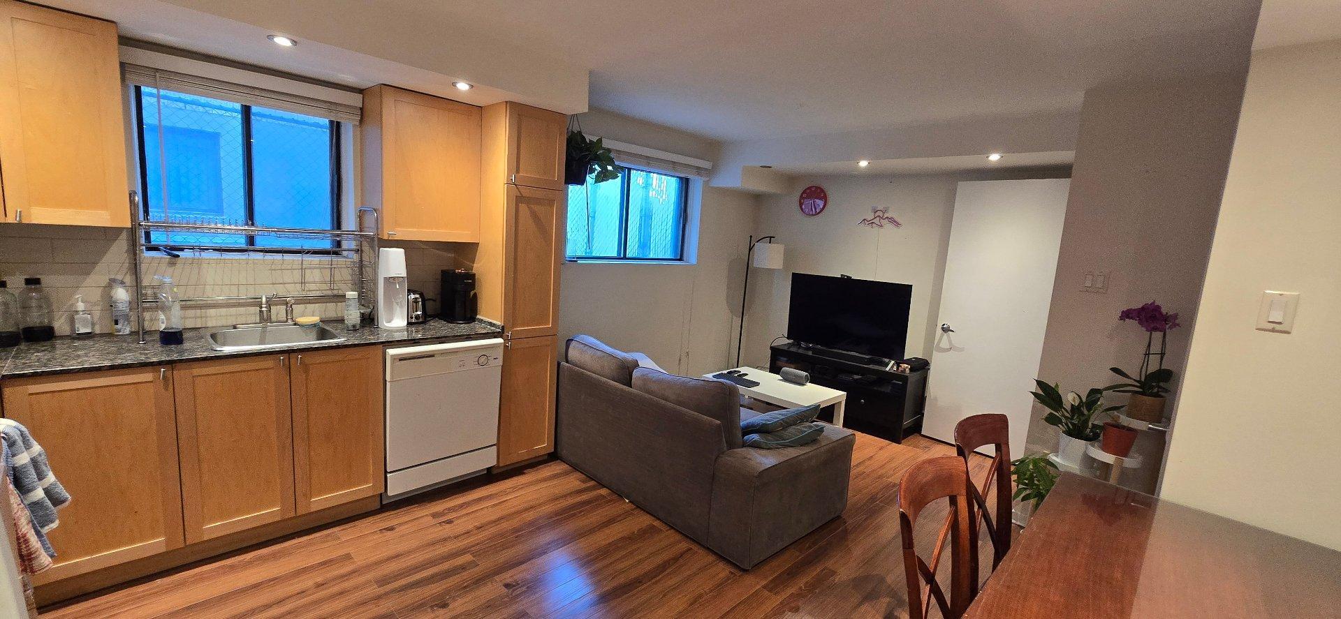 









10061


Rue Jules-Crépeau

,
Montréal (Ahuntsic-Cartierville),




QC
H4N2Z4

