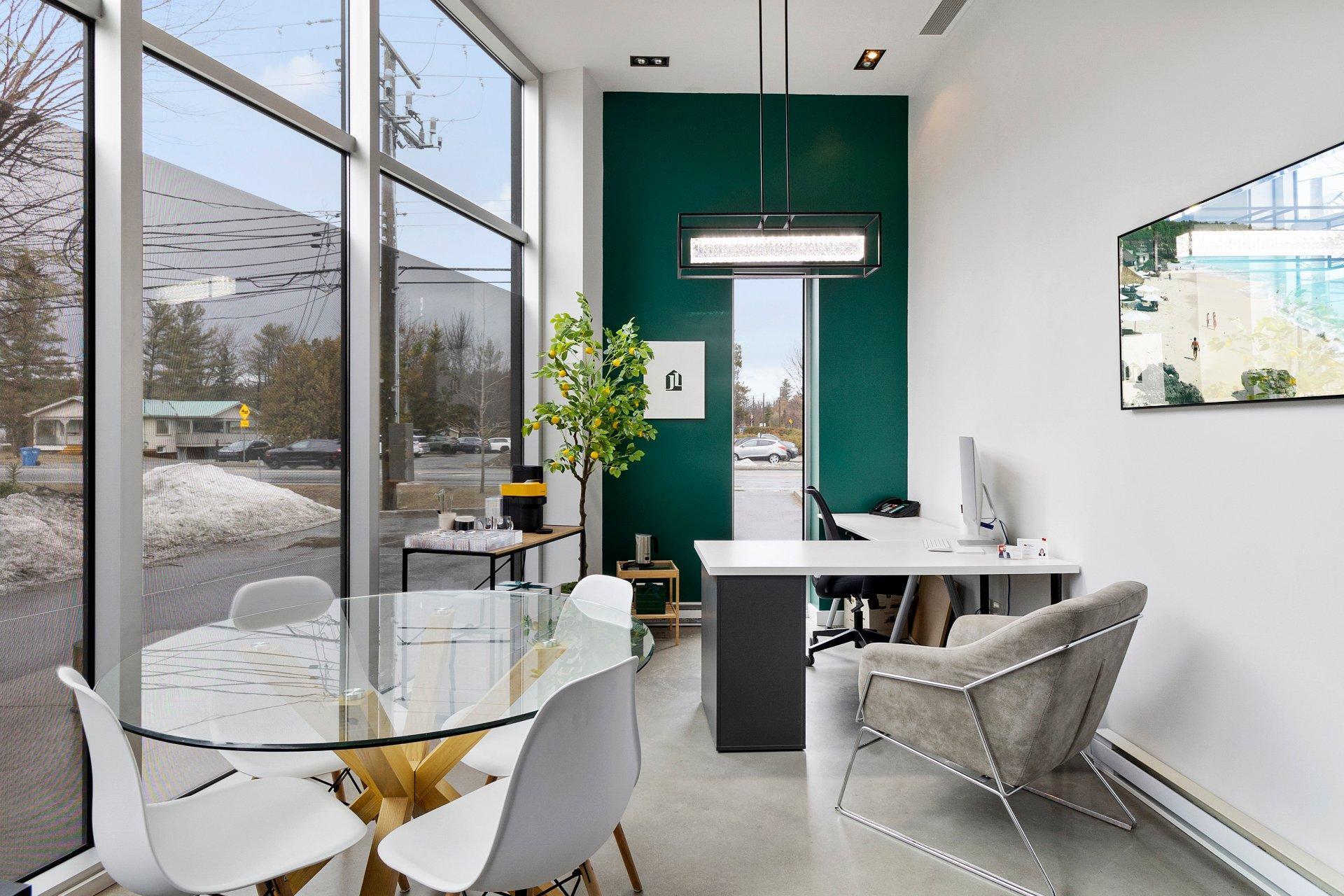 









2300

 - 2302


Rue Principale O.

,
Magog,




QC
J1J0J1

