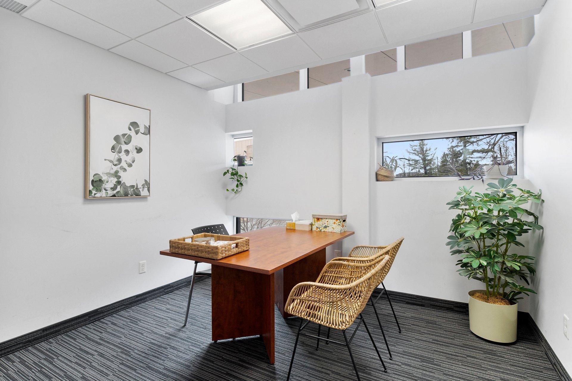 









2300

 - 2302


Rue Principale O.

,
Magog,




QC
J1J0J1

