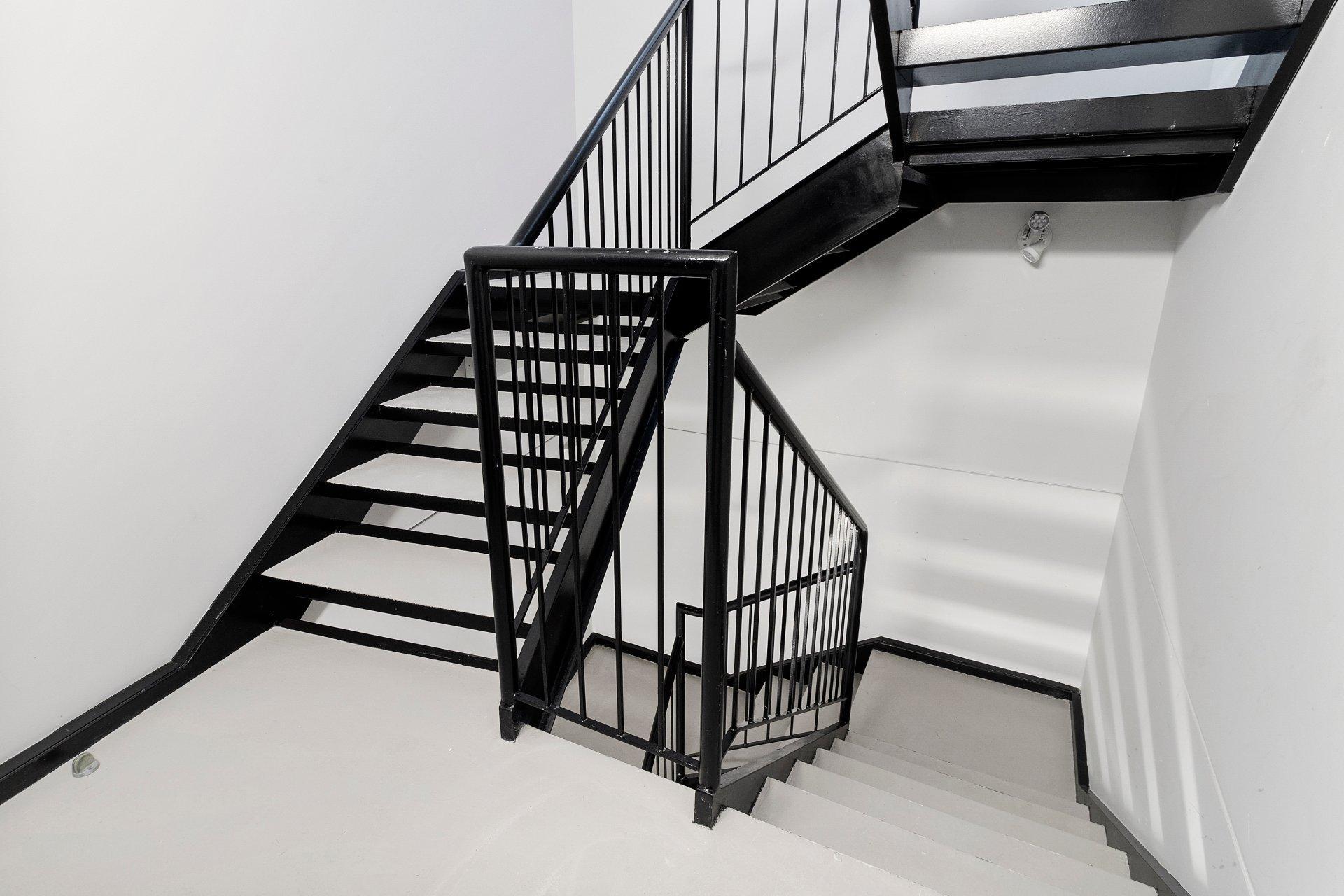 









2300

 - 2302


Rue Principale O.

,
Magog,




QC
J1J0J1

