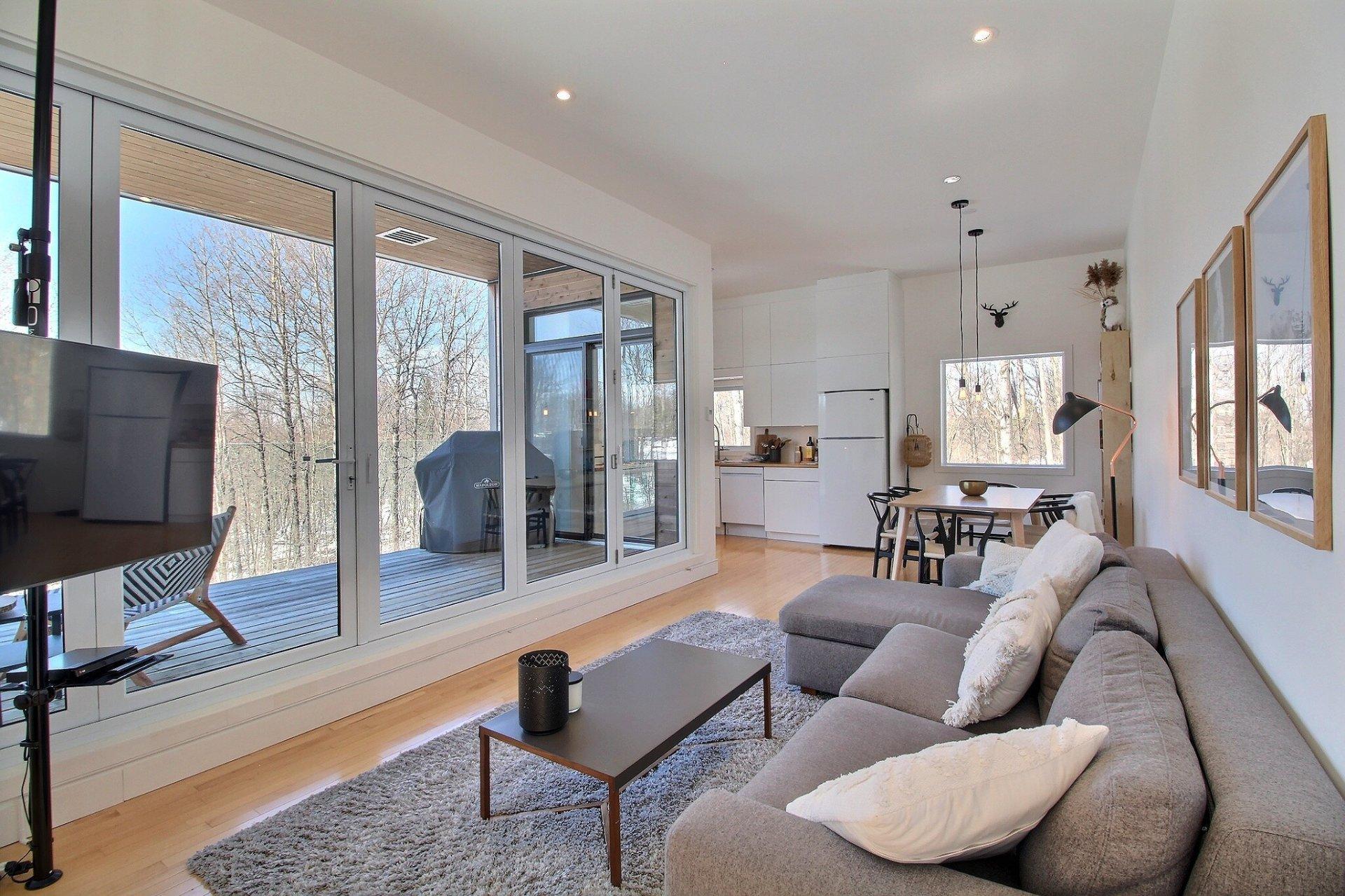 









15


Ch. du Sous-Bois

,
Eastman,




QC
J0B1P0

