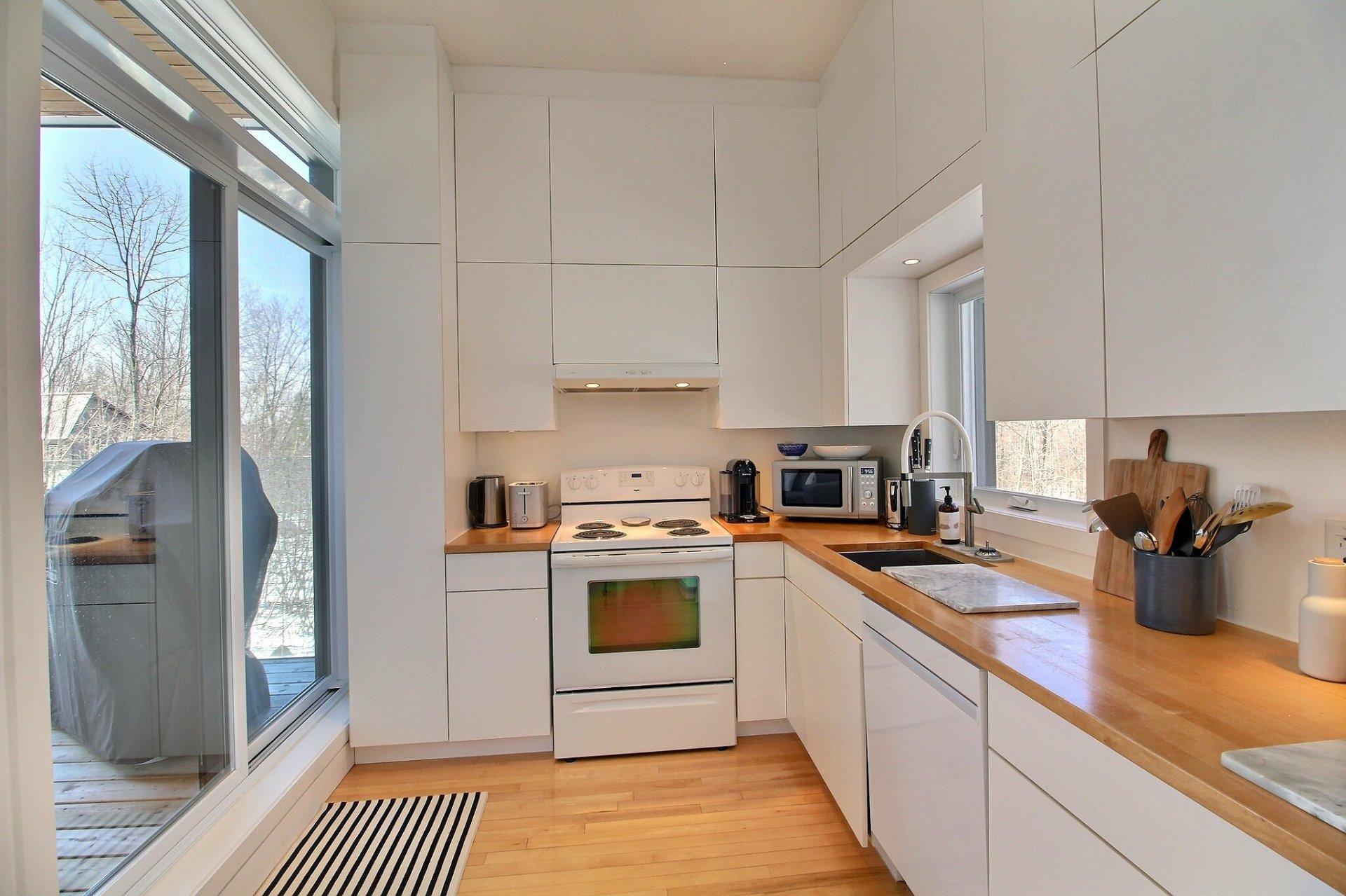 









15


Ch. du Sous-Bois

,
Eastman,




QC
J0B1P0

