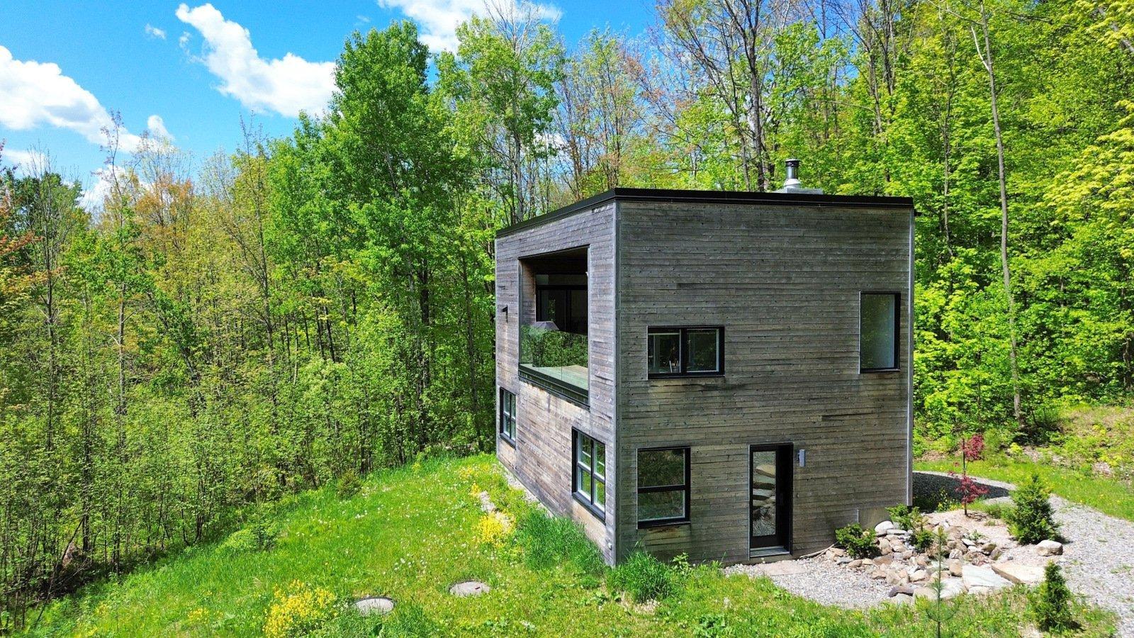 









15


Ch. du Sous-Bois

,
Eastman,




QC
J0B1P0

